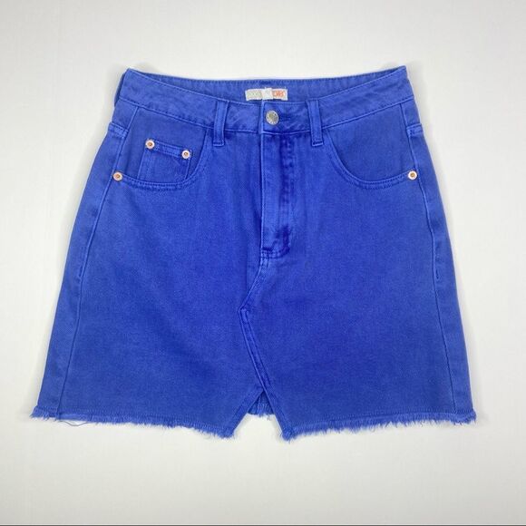 Gianni Bini Dresses & Skirts - Gianni Bini Blue Denim Mini Skirt Size Small